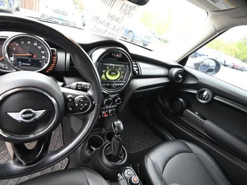 Used 2017 MINI Cooper 2-Door Hardtop FWD image 8