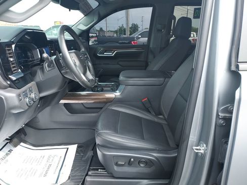 Used 2024 Chevrolet Silverado 1500 LT Trail Boss w/ Convenience Package II AWD/4WD image 13