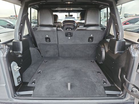 Used 2023 Jeep Wrangler Unlimited Rubicon w/ LED Lighting Group image 32