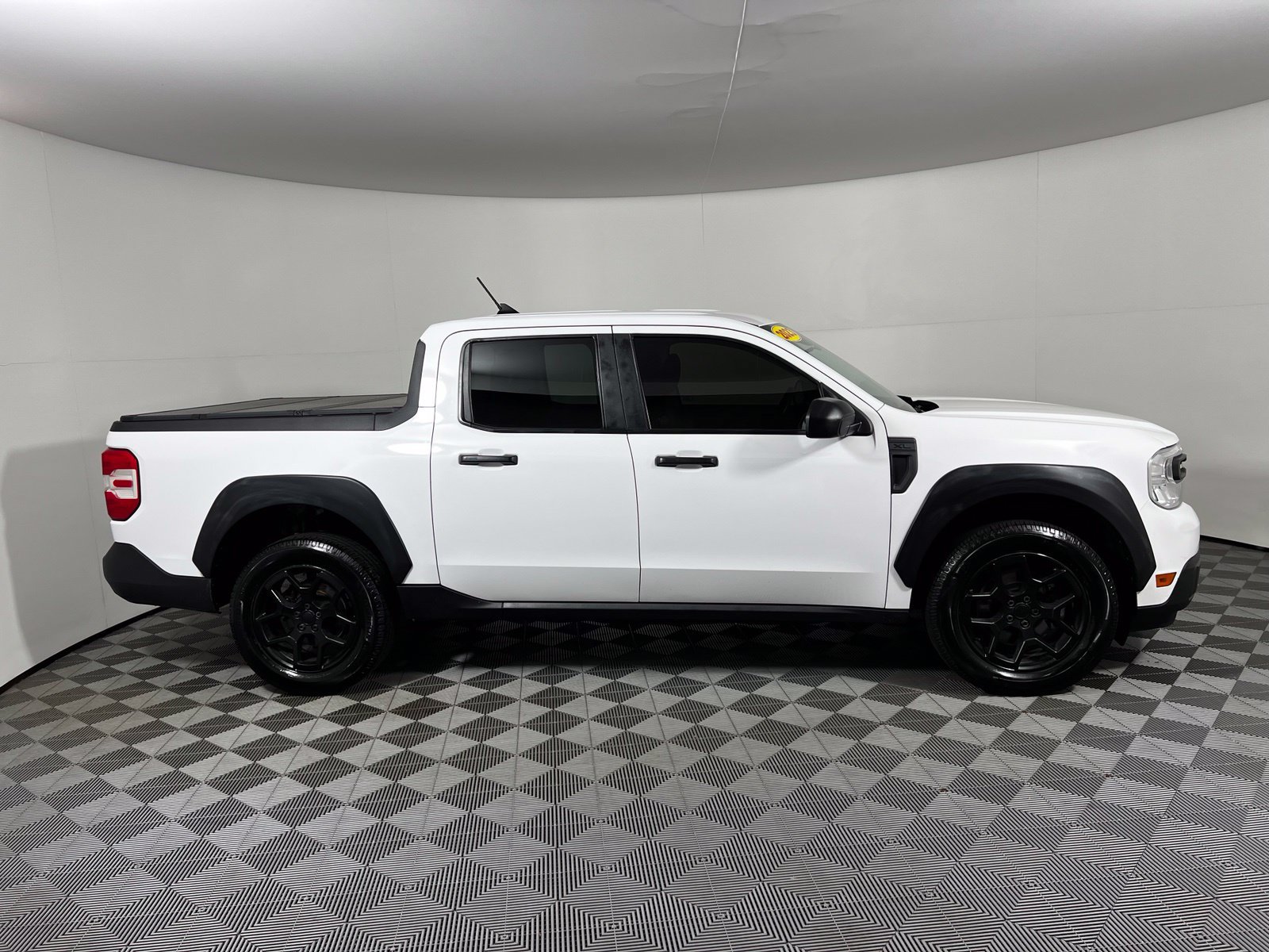 Used 2023 Ford Maverick XL FWD image 4