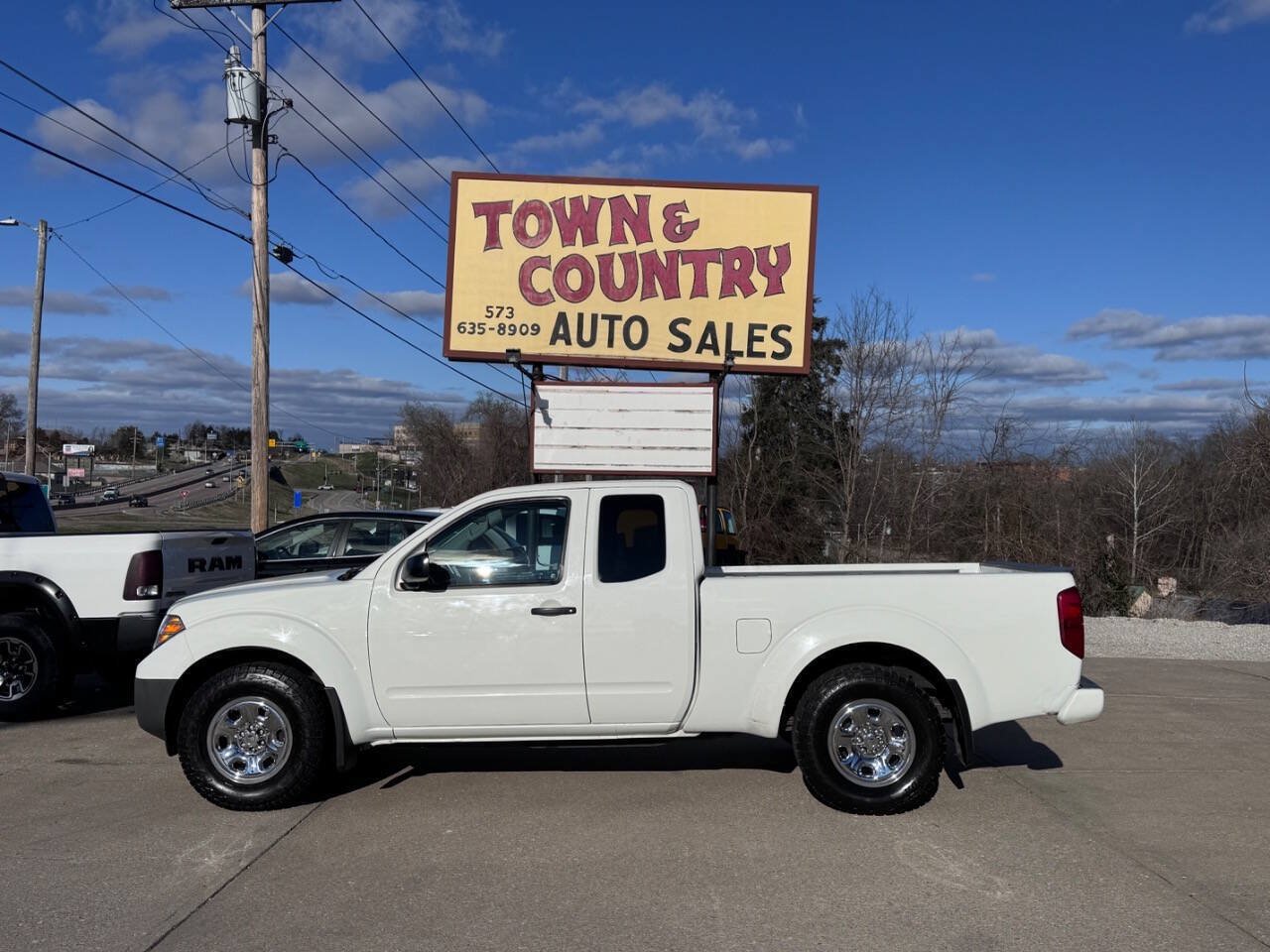 Used 2021 Nissan Frontier S RWD image 4