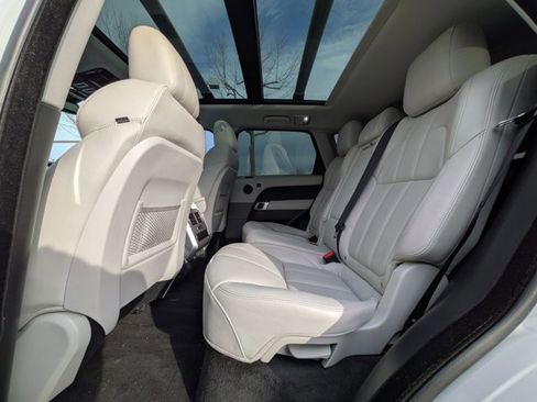 Used 2014 Land Rover Range Rover Sport HSE image 20