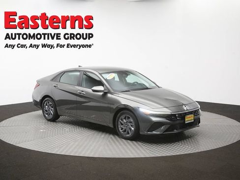 Used 2024 Hyundai Elantra SEL FWD image 47