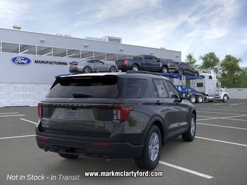 New 2026 Ford Explorer Active RWD image 8