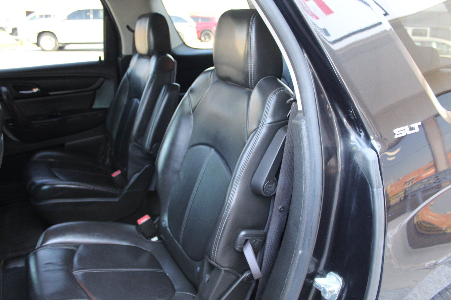 Used 2013 GMC Acadia SLT w/ Technology Package AWD/4WD image 27