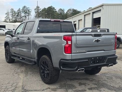 Used 2025 Chevrolet Silverado 1500 LT Trail Boss w/ Convenience Package II image 3