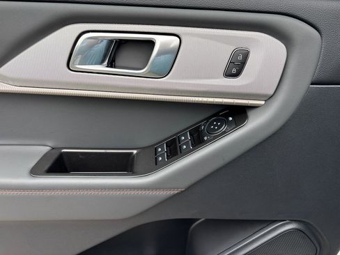 New 2026 Ford Explorer Active AWD/4WD image 10