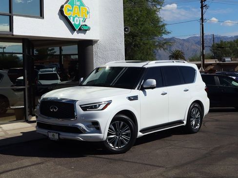 Used 2022 INFINITI QX80 Luxe w/ All-Season Package image 2
