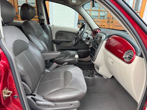 Used 2002 Chrysler PT Cruiser Limited FWD image 19