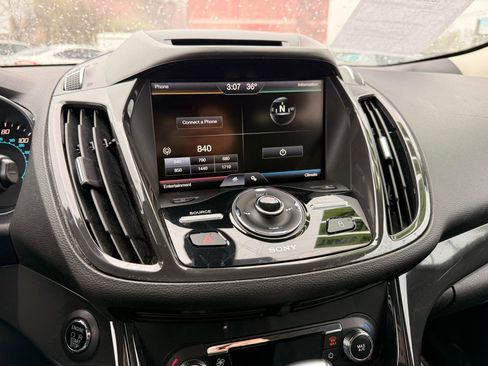 Used 2014 Ford Escape Titanium image 10