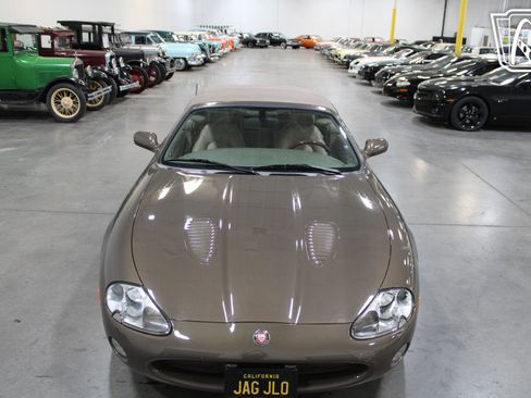 Used 2001 Jaguar XK8 Convertible image 14