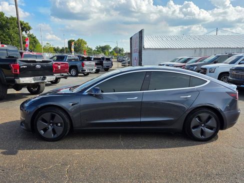 Used 2019 Tesla Model 3 image 1