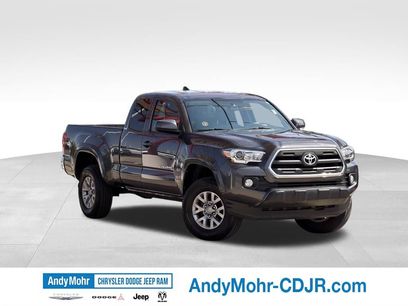 Used 2016 Toyota Tacoma SR5 w/ SR5 Appearance Package (SN)