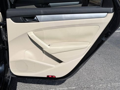 Used 2013 Volkswagen Passat 2.5 SE image 26