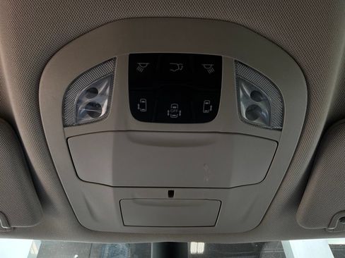 Used 2024 Chrysler Pacifica Touring-L FWD image 20