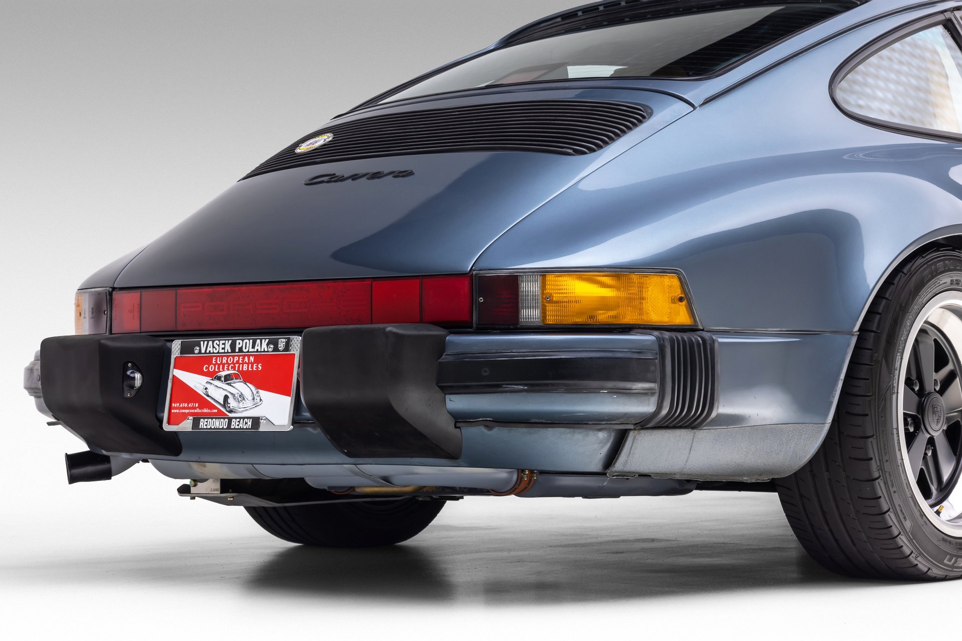 Used 1987 Porsche 911 Carrera RWD image 25