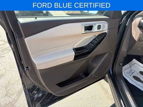 Used 2023 Ford Explorer Platinum w/ Technology Package AWD/4WD image 20