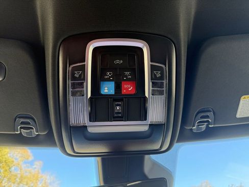 New 2025 RAM 1500 4x4 Crew Cab image 26