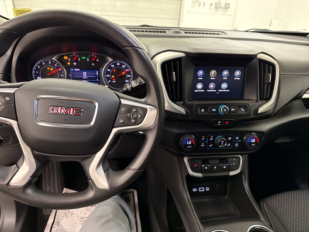 Used 2023 GMC Terrain SLE w/ Driver Convenience Package AWD/4WD image 13