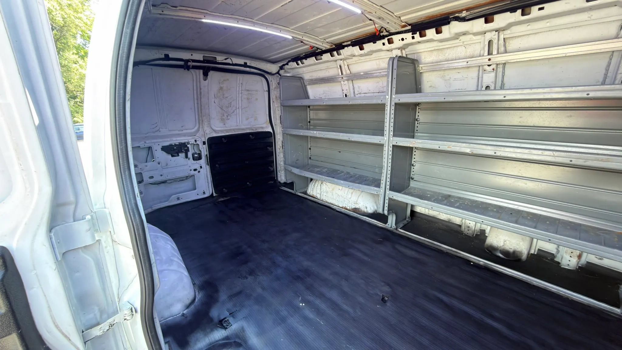 Used 2019 Chevrolet Express 2500 w/ Communications Package RWD image 24