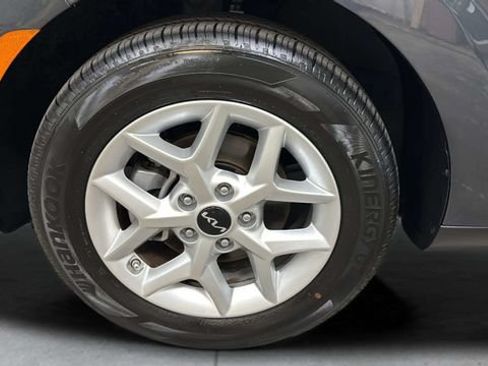 Used 2025 Kia Soul LX w/ LX Technology Package FWD image 15