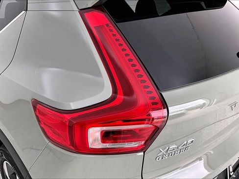 Certified 2025 Volvo XC40 B5 Plus AWD/4WD image 40