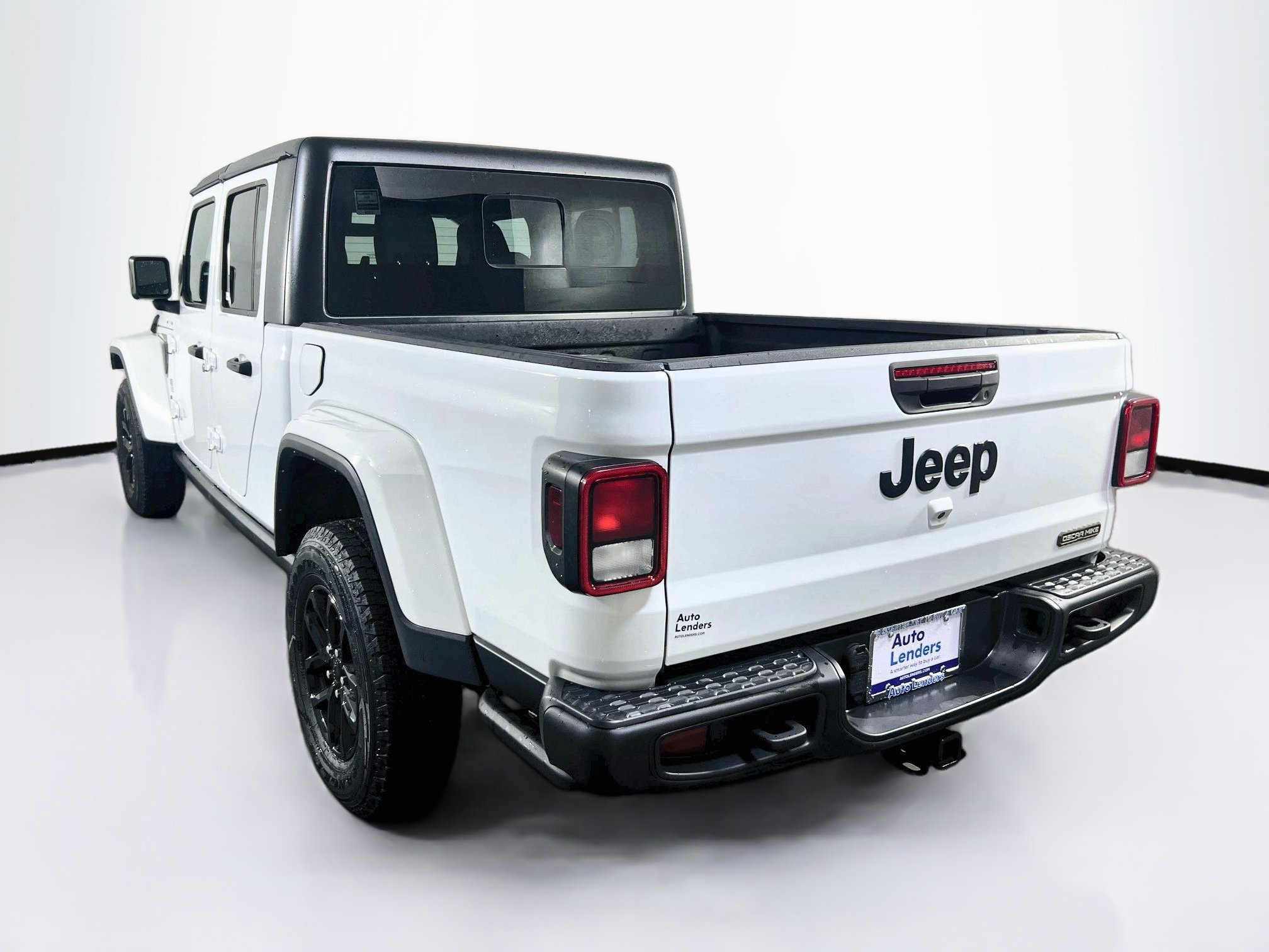 Used 2023 Jeep Gladiator Sport AWD/4WD image 7