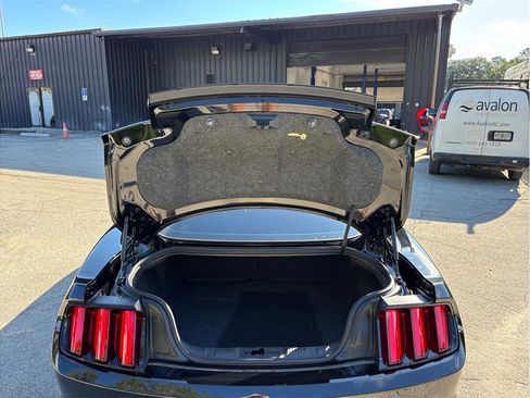 Used 2016 Ford Mustang Shelby GT350 w/ Technology Package RWD image 40