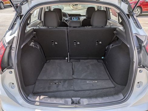 Certified 2023 Nissan Kicks SV FWD image 9