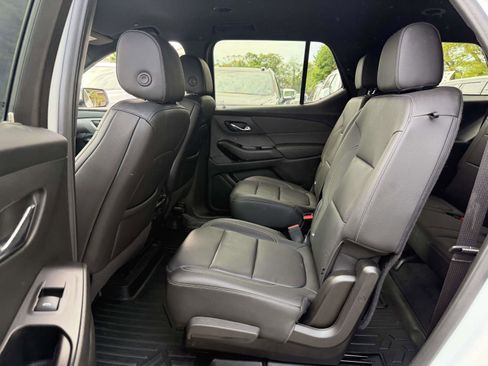 Certified 2023 Chevrolet Traverse LT w/ LT Premium Package AWD/4WD image 12