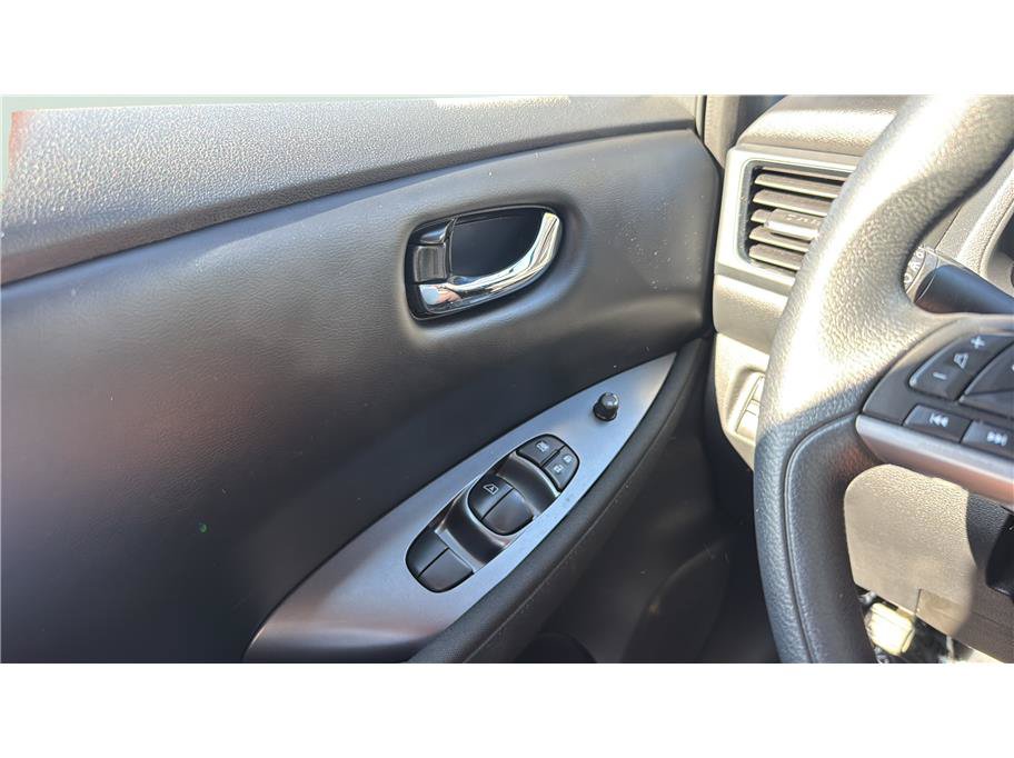 Used 2025 Nissan Leaf S FWD image 31