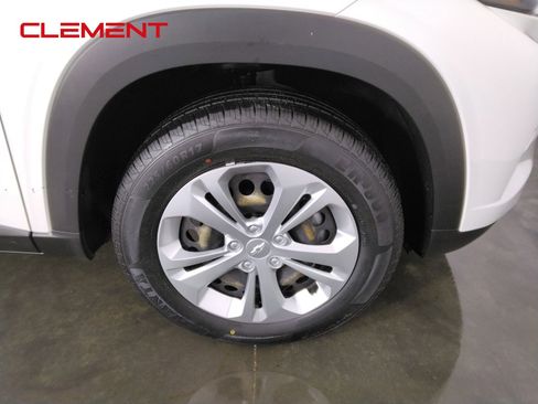 Used 2024 Chevrolet Trax LS FWD image 38