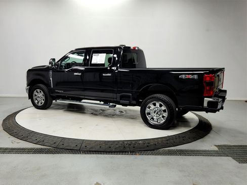 Used 2024 Ford F250 Lariat w/ Chrome Package image 5