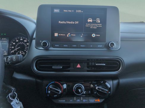 Used 2023 Hyundai Kona SE w/ Cargo Package image 22