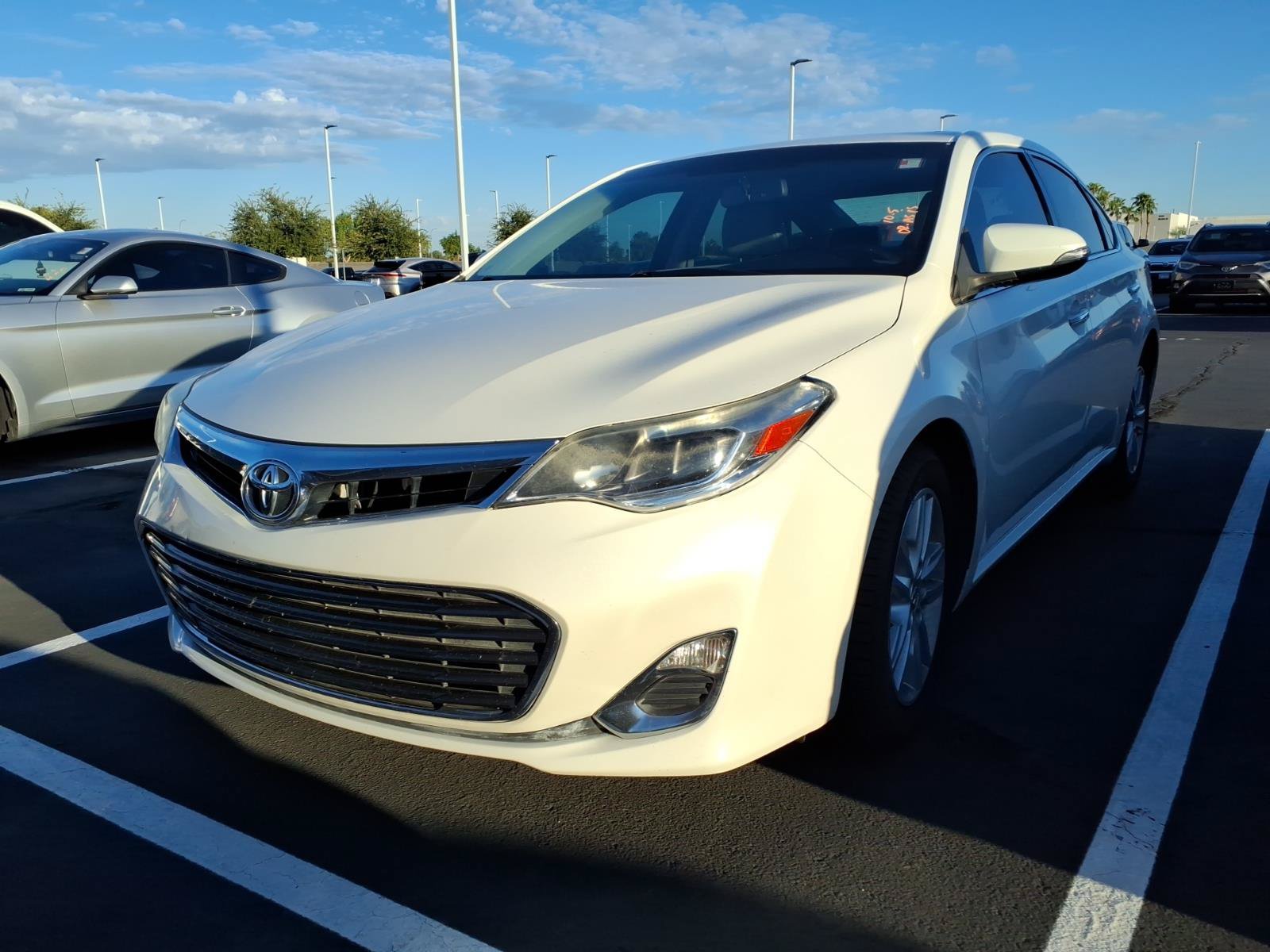 Used 2014 Toyota Avalon XLE Premium FWD image 2
