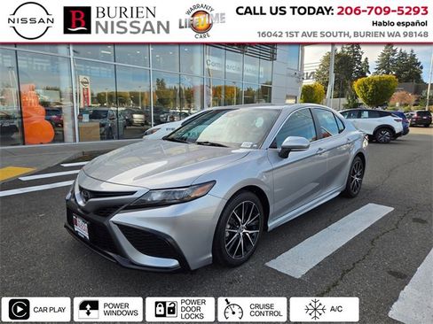 Used 2022 Toyota Camry SE image 1