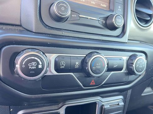 Used 2019 Jeep Wrangler Unlimited Sport image 20