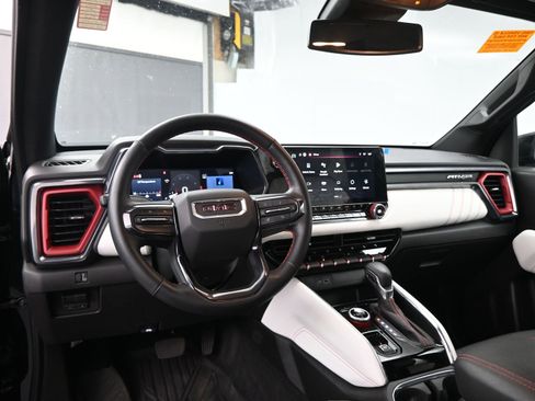 Used 2024 GMC Canyon AT4X image 18