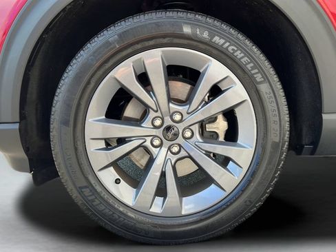 Used 2023 Ford Explorer XLT w/ Equipment Group 202A AWD/4WD image 9