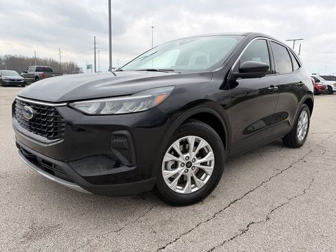 Used 2023 Ford Escape Active w/ Tech Pack #2 image 3