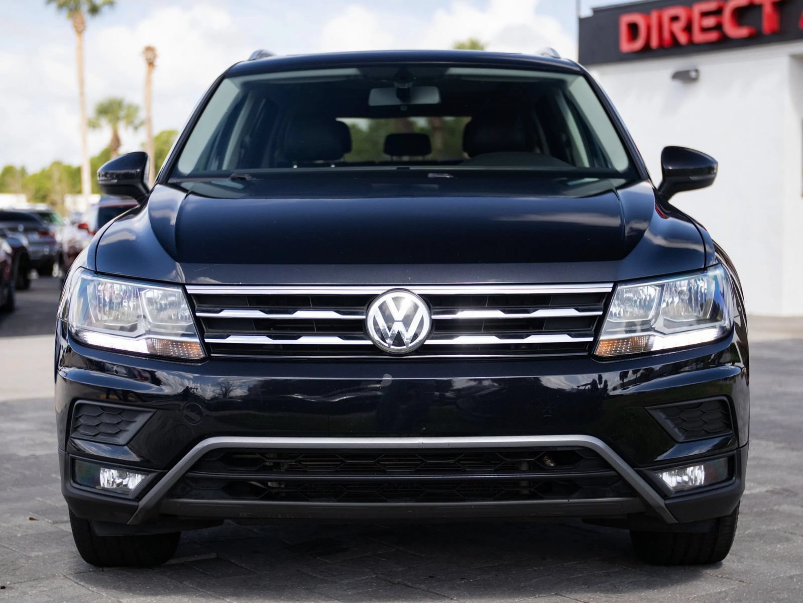 Used 2018 Volkswagen Tiguan SEL FWD image 4
