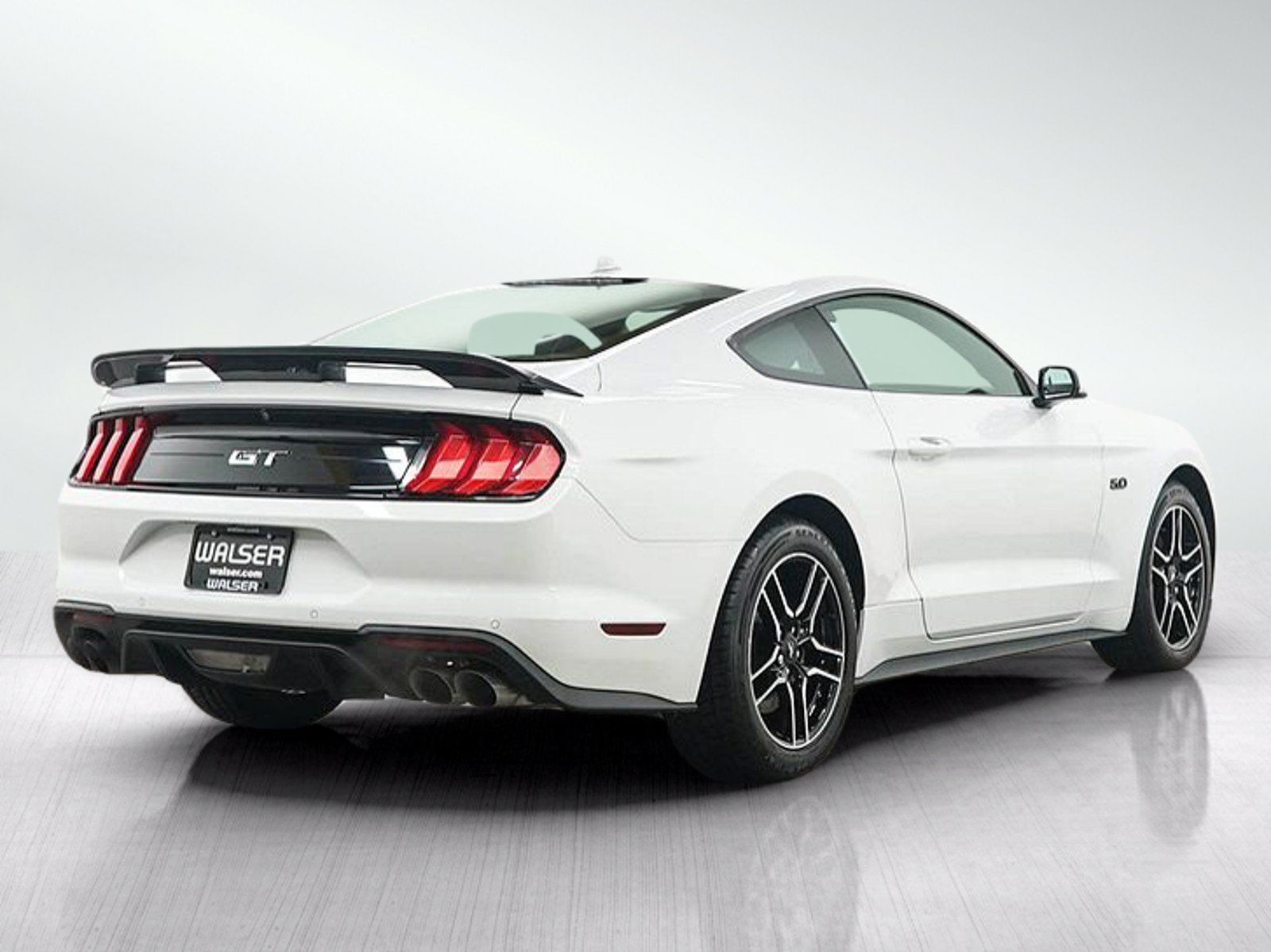Used 2022 Ford Mustang GT RWD image 8