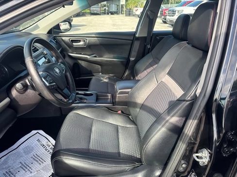 Used 2017 Toyota Camry SE FWD image 9