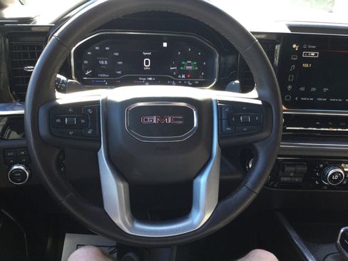 Used 2023 GMC Sierra 1500 SLT w/ SLT Premium Package image 16