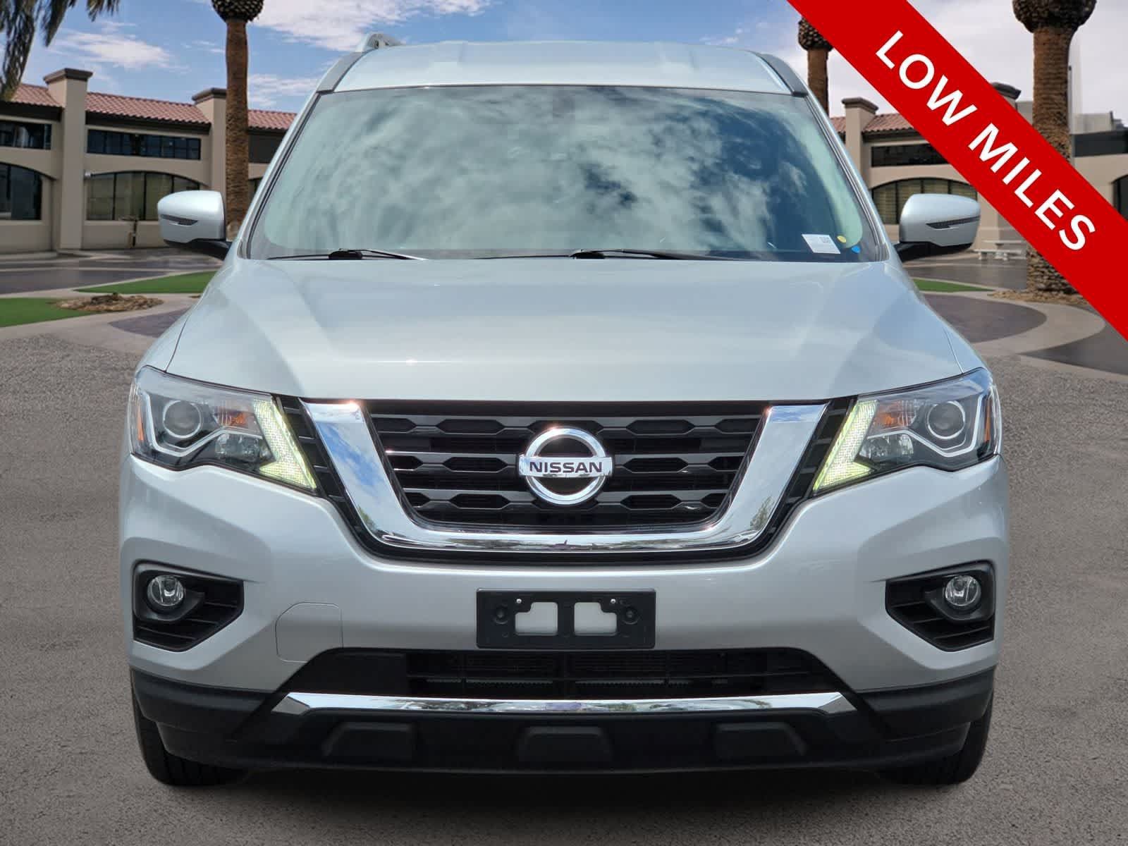 Used 2020 Nissan Pathfinder SV FWD image 3