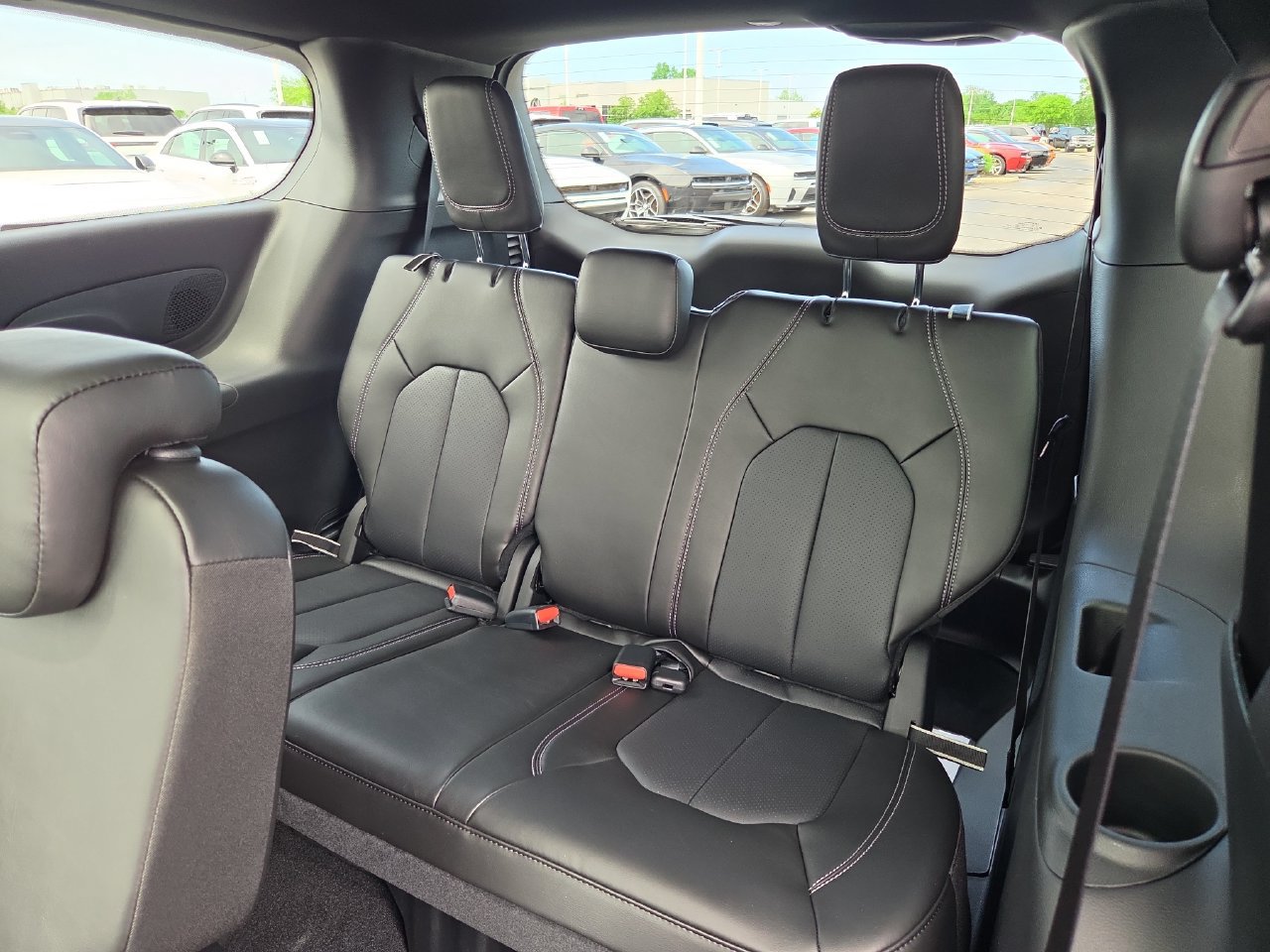 New 2027 Chrysler Pacifica Select w/ Family Tech Group FWD image 13
