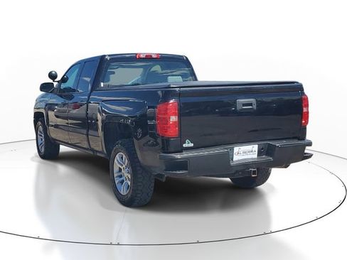 Used 2018 Chevrolet Silverado 1500 W/T AWD/4WD image 3