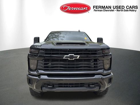 Used 2024 Chevrolet Silverado 2500 Custom w/ Custom Value Package image 9