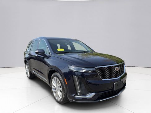 Used 2022 Cadillac XT6 Premium Luxury w/ Technology Package AWD/4WD image 17