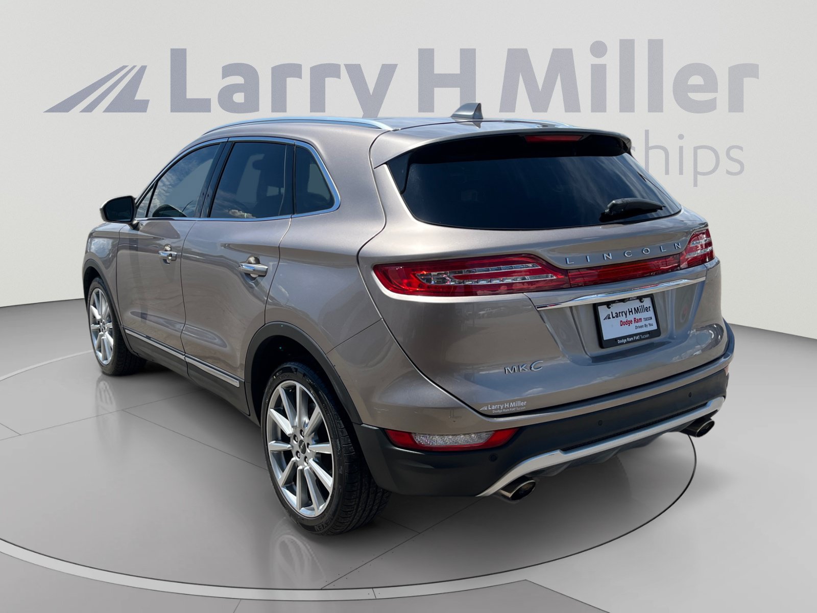 Used 2019 Lincoln MKC Reserve FWD image 3